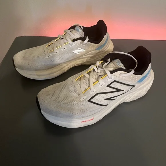 New Balance 1080 v13 Running Shoes - Picture 2 of 13